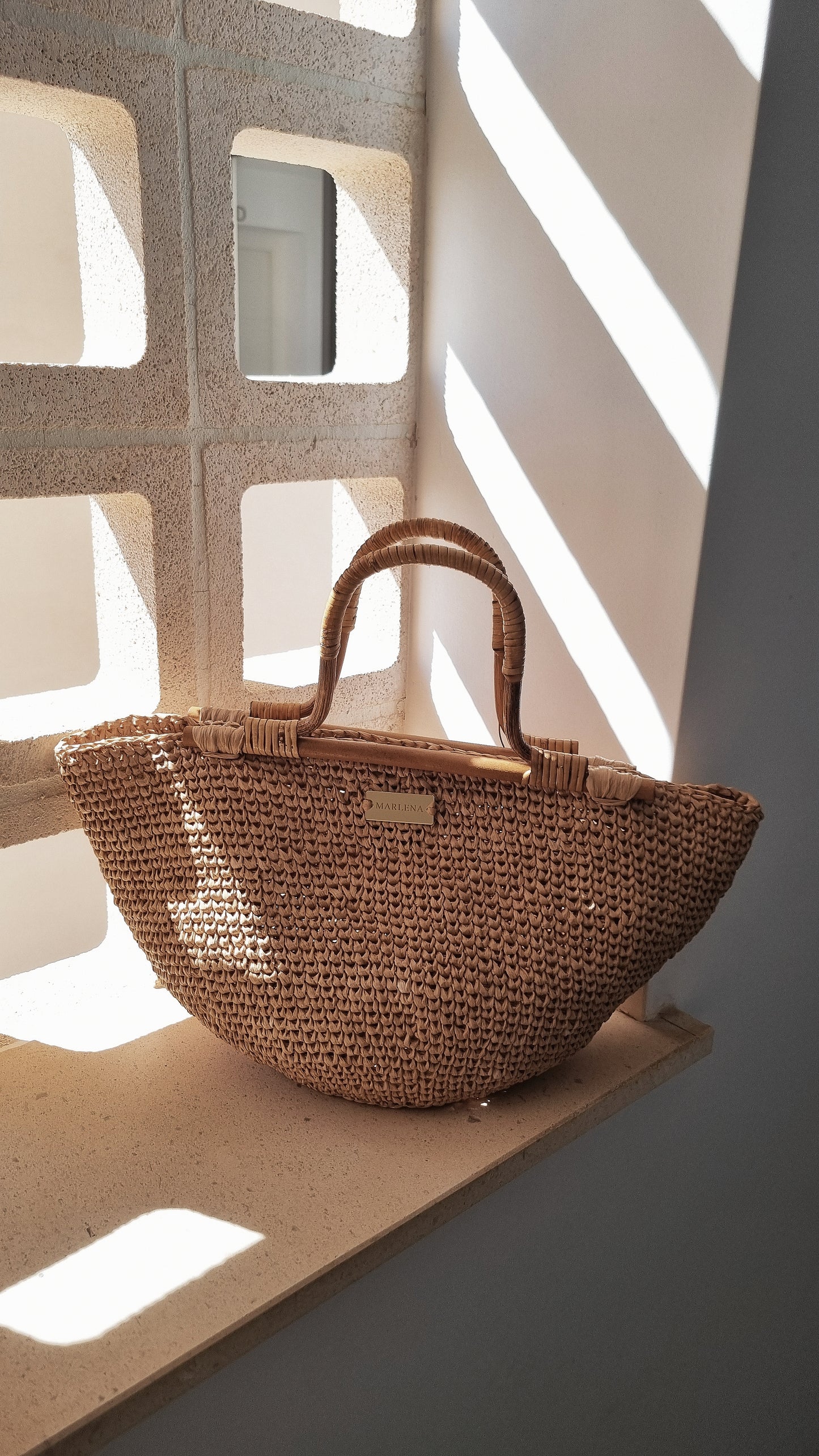 Raffia Bag with Bamboo Handles - Laelia
